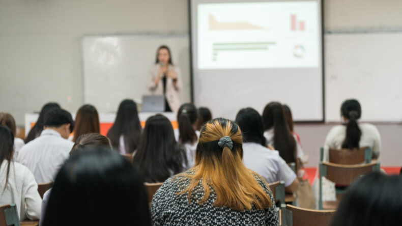 453 Bin &Ouml;ğrenci Kaydını Dondurdu