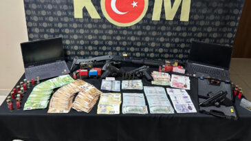 8 İl Genelinde R&uuml;şvet ve Ka&ccedil;ak&ccedil;ılık Operasyonu: 26 Tutuklama