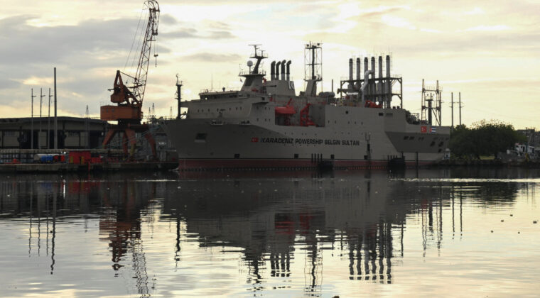 ABD’den Küba’ya petrol hamlesi