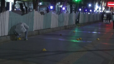 Ailesiyle Kavga Eden Gen&ccedil;, Mahallede Keleşle Ateş A&ccedil;tı: 2 Yaralı