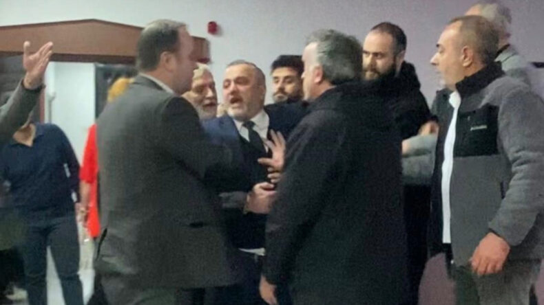 AKP'li &Uuml;yelerin Terk Ettiği Meclis Toplantısında Gergin Anlar