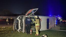 Ambulansla otomobil &ccedil;arpıştı: 5 yaralı