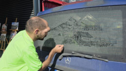 Arabası Kirli Olan Yaşadı! Camdan İstanbul Sil&uuml;eti &Ccedil;ıkıyor