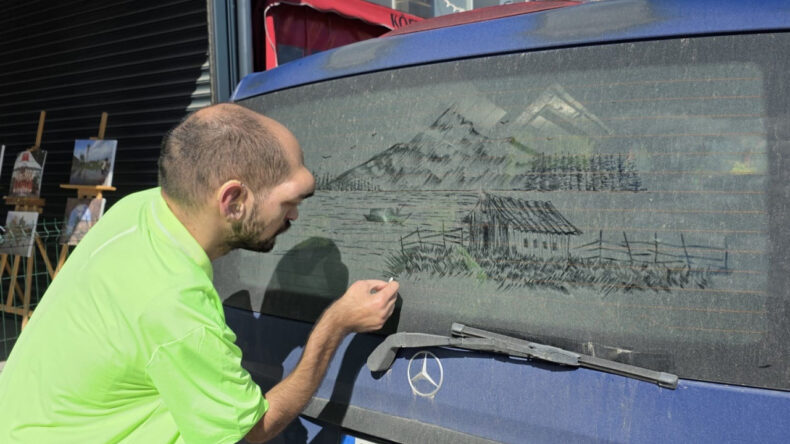 Arabası Kirli Olan Yaşadı! Camdan İstanbul Silüeti Çıkıyor