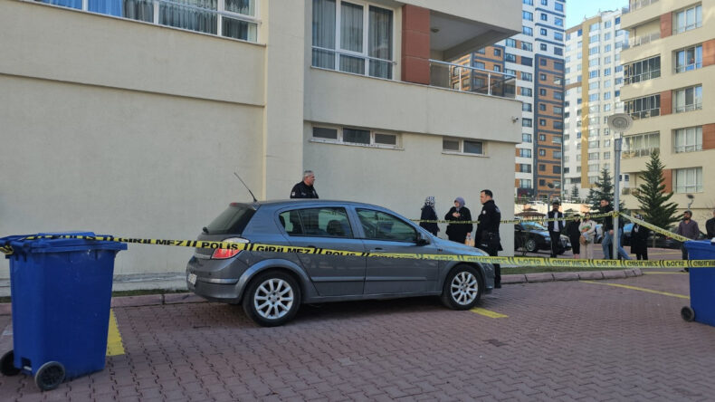 Aracında Ölü Bulundu