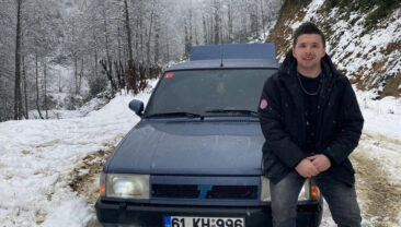 Aracından Fırlayarak Hayatını Kaybetti