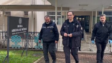 Arkeoloji M&uuml;zesi Olay Alanına D&ouml;n&uuml;şt&uuml;: Top Mermisi 10 G&uuml;n Boyunca Saklandı
