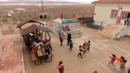 Atıl Tekne Okul Bah&ccedil;esine K&uuml;t&uuml;phane Olarak Kazandırıldı