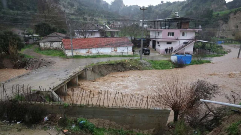 Aydın, Muğla ve Antalya'da Derelerin Taşması, Evlerin Boşaltılması