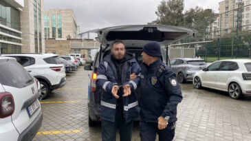 Aynı Sokaktaki İki Evi Soyan Hırsız Yakalandı