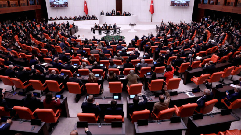 Bakanlar Ne İktidar Ne de Muhalefet Milletvekillerini Muhatap Alıyor