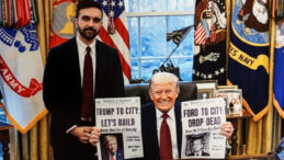 Beyaz Saray'da ilgin&ccedil; anlar: Mamdani, Trump'ı gazete manşeti hediyesiyle mest etti