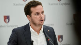 Bir Kişi Hayatını Kaybetti, Başbakan İstifasını Verdi