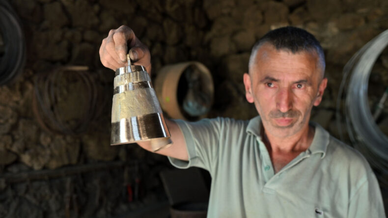 Bir K&ouml;y&uuml;n Sesi D&uuml;nyaya Taşıyor: K&uuml;rt&uuml;n Zili Avrupa'ya A&ccedil;ılıyor