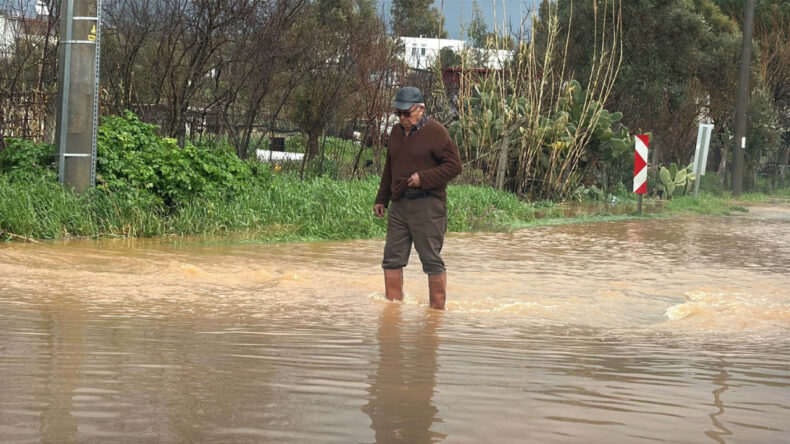 Bodrum’da Sağanak Yağış: Yollar Kapandı, İş Yerleri Su İçinde Kaldı