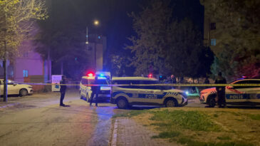 Boşanma Aşamasındaki Eşini Defalarca Bı&ccedil;aklayıp, Babasını Aradı