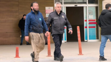 Boşanma Davası &Ouml;ncesi Kriz: Eşi Kapıyı Kırıp Eve Girince Kadın Balkondan Atladi