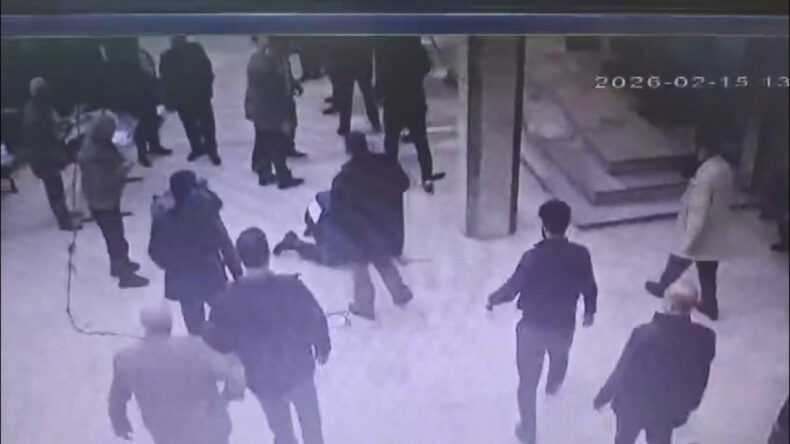 Cami Avlusunda Dayısına Kaldırım Taşıyla Saldıran Şüpheli Yakalandı