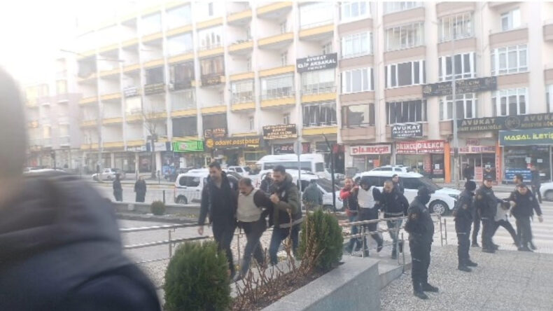 Cani Cinayetin Ş&uuml;phelileri Adliyede