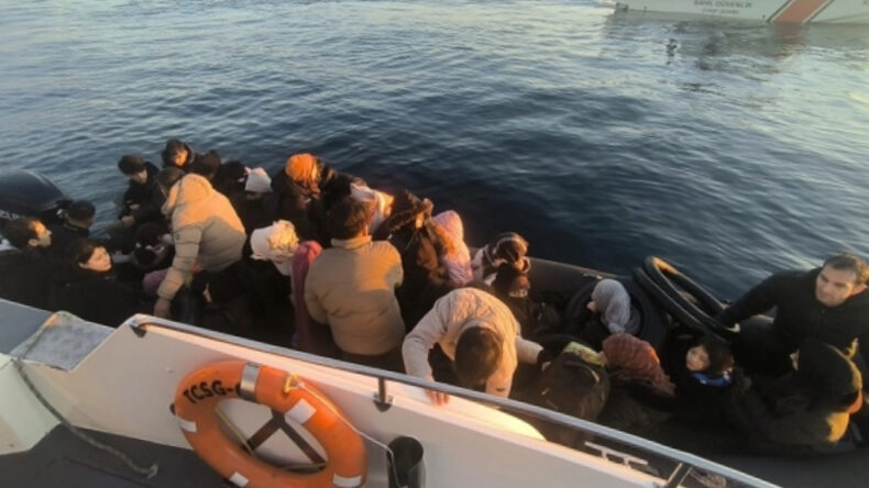 &Ccedil;anakkale a&ccedil;ıklarında 37 g&ouml;&ccedil;men yakalandı