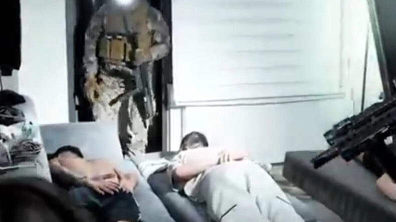 &Ccedil;anakkale'de Yeni Nesil Su&ccedil; &Ouml;rg&uuml;t&uuml;ne Operasyon: 21 G&ouml;zaltı