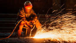 &Ccedil;elik Sekt&ouml;r&uuml;nde İşten &Ccedil;ıkarma Trendleri