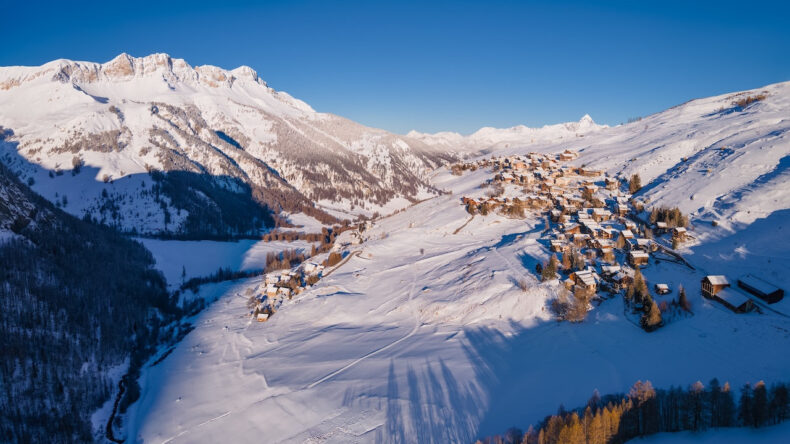 &Ccedil;ığ D&uuml;şmesi Nedeniyle İki Kayak&ccedil;ı Hayatını Kaybetti