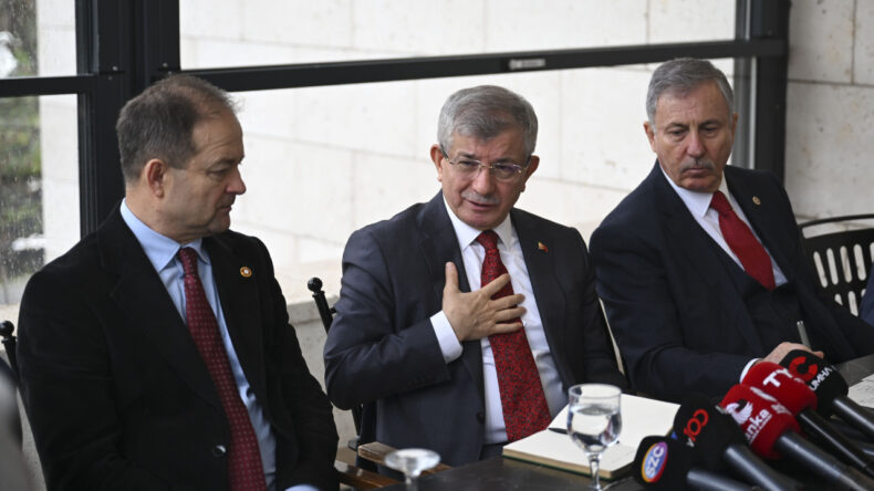 Davutoğlu'ndan İttifak A&ccedil;ıklaması: Partileri Tek Tek Saydı