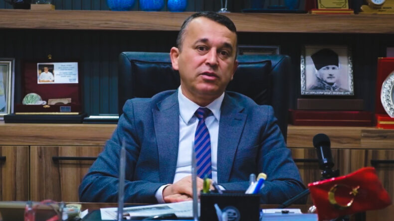 Dert Yandı: Pazar G&uuml;nleri Kapatın