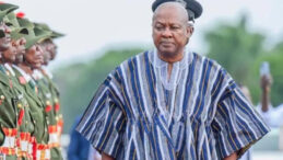 Devlet Başkanı'nın Kıyafeti Alay Konusu Oldu… Fugu G&uuml;n&uuml; İlan Edildi