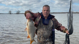 Edirne'de İlgin&ccedil; Balık Avı: Tarlada Sazan Yakalama Keyfi