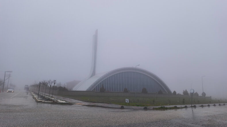 Edirne'de Sis Alarmı: G&ouml;r&uuml;ş Mesafesi 30 Metreye Kadar D&uuml;şt&uuml;
