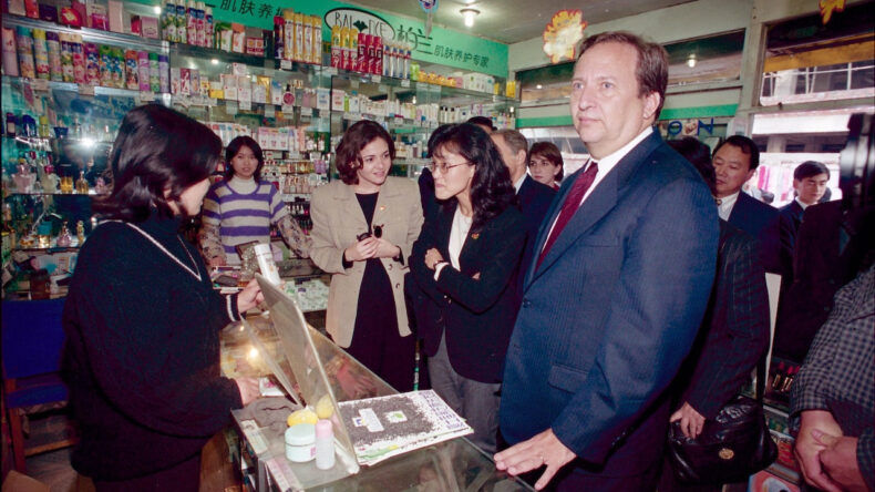 Epstein Belgeleri Eski Bakanın G&ouml;revine Son Verdi