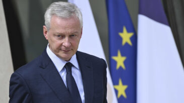 Epstein Krizi Fransa'ya Sı&ccedil;radı: Eski Maliye Bakanı da Evine Gitmiş