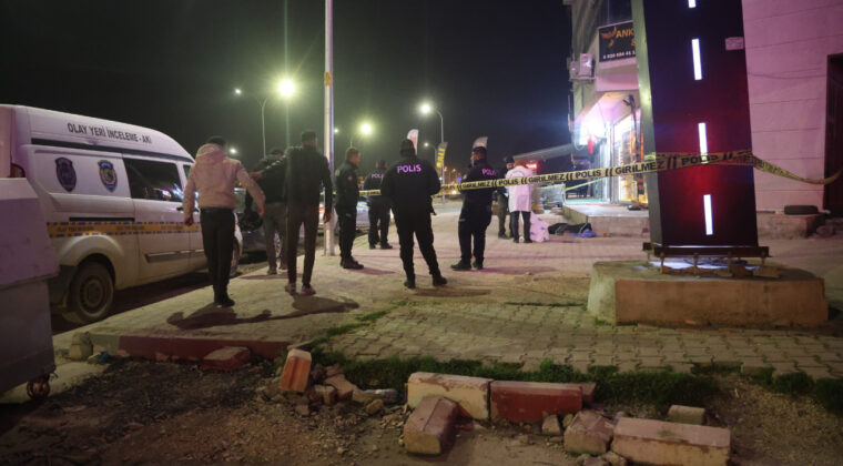 Eşiyle Tartıştıktan Sonra Camdan Atladı