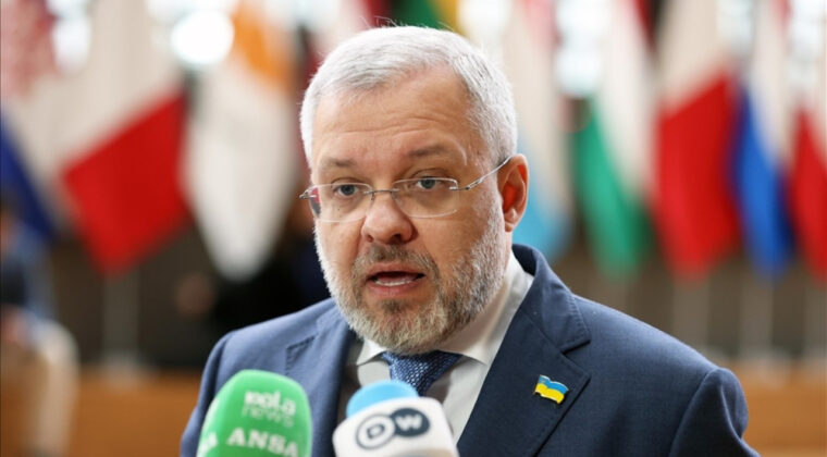 Eski Bakan Sınırda G&ouml;zaltına Alındı