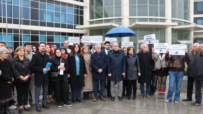 Eski Eşinin Üniversite Kampüsünde Öldürdüğü Meliha İçin Adliye Önünde Açıklama