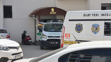 Evinde Eşiyle G&ouml;r&uuml;len Adamı &Ouml;ld&uuml;ren Başkomisere 10 Yıl Hapis Cezası