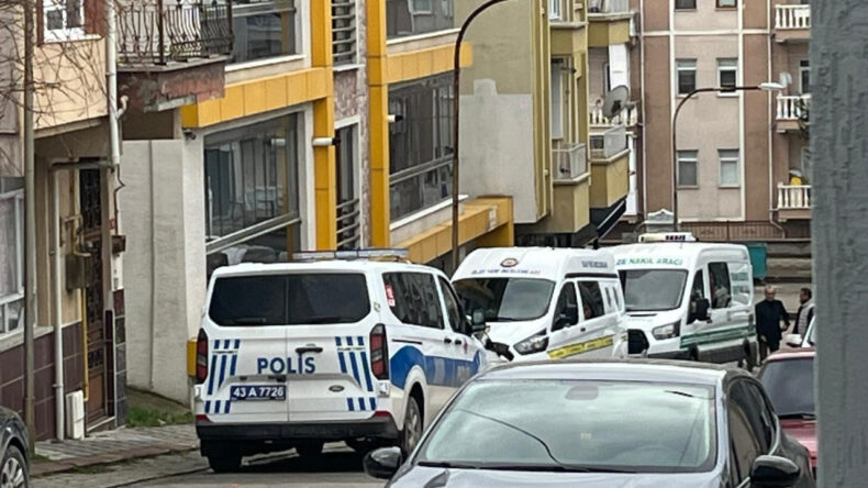 Evinin Banyosunda &Ouml;l&uuml; Bulundu