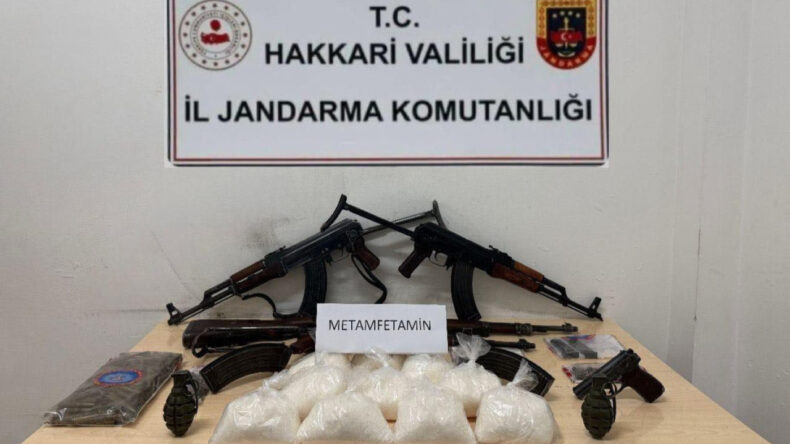 Evlerde Uyuşturucu ve Silah Stoku: 5 Kilo Metamfetamin Ele Ge&ccedil;irildi