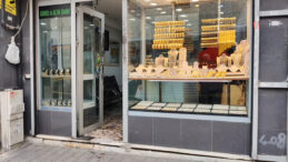 Ey&uuml;psultan'da Kuyumcu Soygunu: İşletme Sahibi Yaralandı