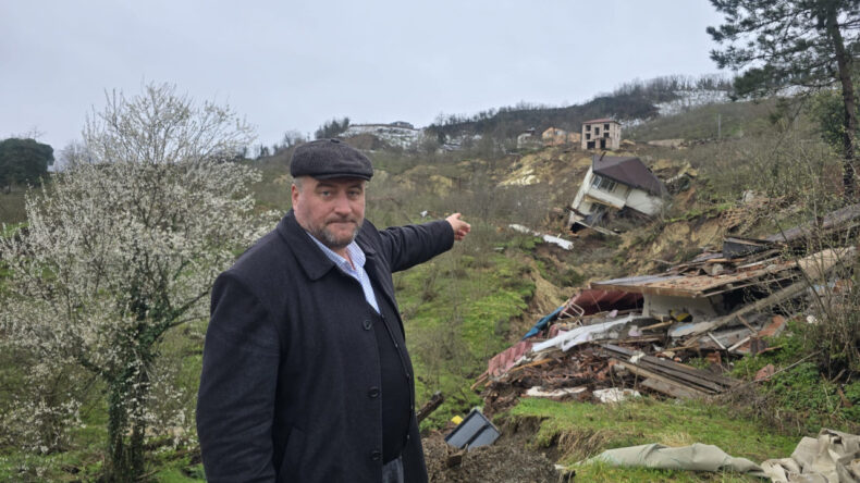 Fatsa'da Heyelan: İki Ev ve Spor Tesisi Yıkıldı