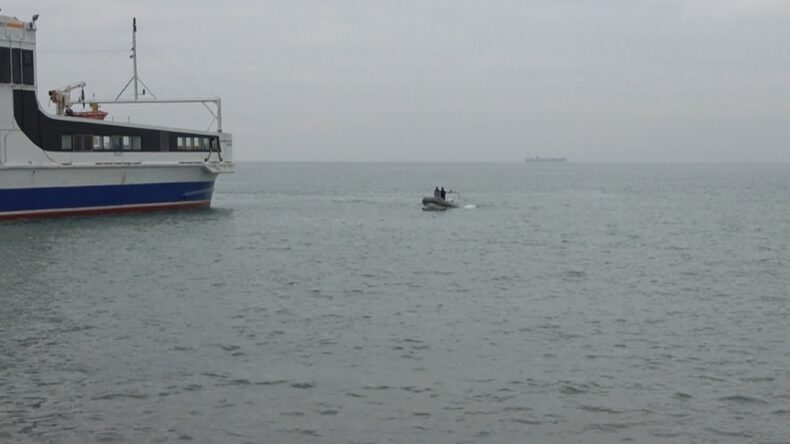 Feribot İskelesinde Şok Olay: Vatandaşlar Fark Etti, Deniz Polisi M&uuml;dahale Etti