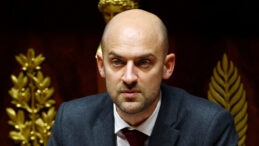 Fransa: Avrupa Kendini B&uuml;y&uuml;k G&uuml;&ccedil; Olarak G&ouml;sterilmeli