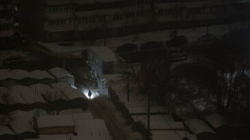 Gece Boyu F&uuml;ze Yağdı, 300 Bin Kişi Elektriksiz Kaldı