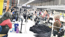 Geminin Yarısı Battı, Yarısı Su Alıyor