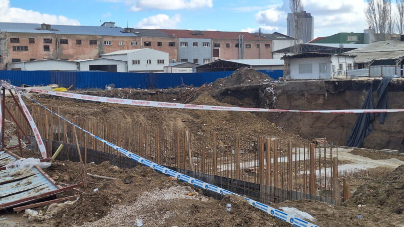 Göçük Altında Kalan İşçi Hayatını Kaybetti