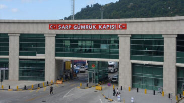 G&uuml;mr&uuml;kte 600 Milyonluk L&uuml;ks Ara&ccedil; Operasyonu