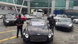 G&uuml;mr&uuml;kten usuls&uuml;z ge&ccedil;irilen 65 l&uuml;ks araca el konuldu: 22 g&ouml;zaltı