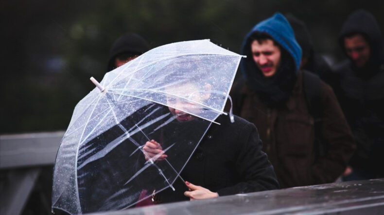 Hafta Sonuna Dikkat: Yağışlı Hava Geliyor, Sıcaklıklar D&uuml;şecek